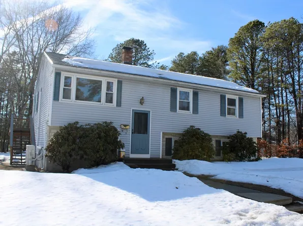 23 Sunset Dr, Turners Falls, MA 01376