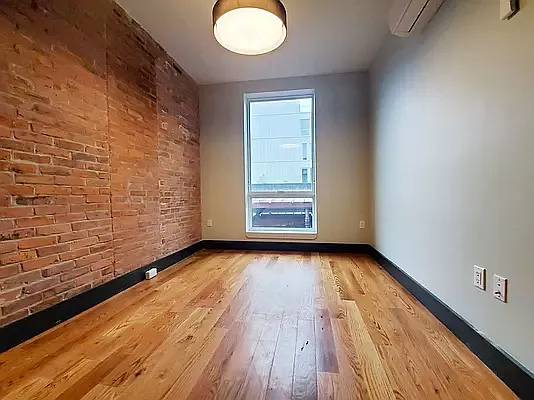 Rented by Dwelling NY Realty Inc | media 21