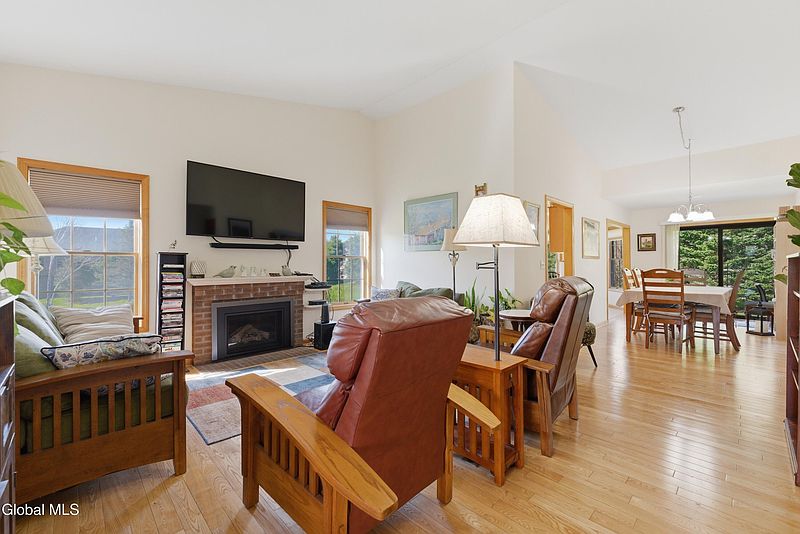 5th image of 38 Dorlon Drive