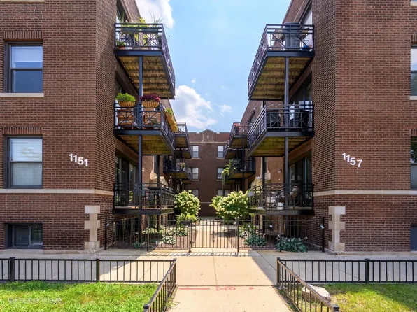 1151 W Grace St APT 1S, Chicago, IL 60613