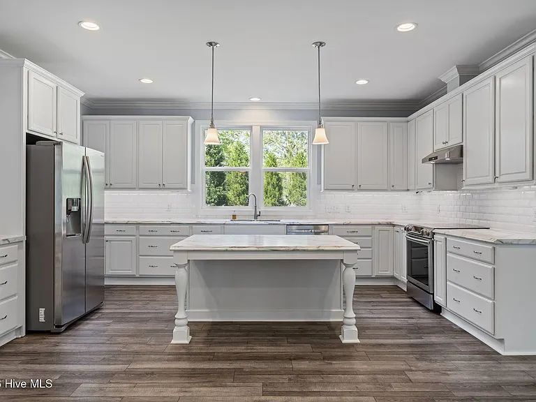 164 Bay View Dr — Photo 3