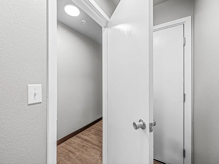 Gateway Crossing Apartments — Photo 15