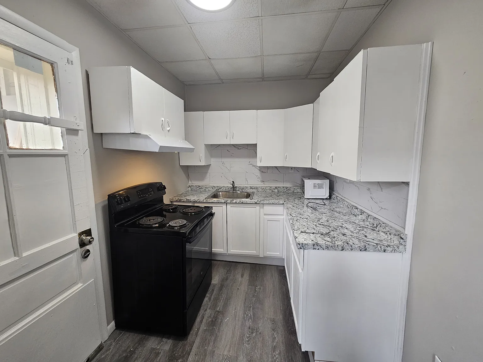 1 bed, 700 sqft, $1,450 — Photo 2