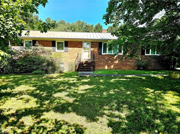 9847 McNeil Rd, Kernersville, NC 27284