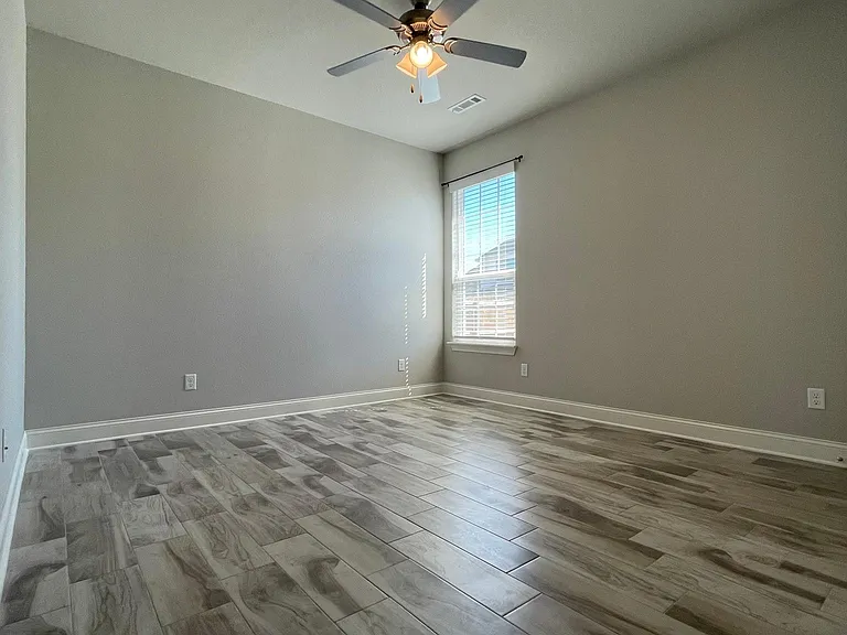 421 Linda Ln — Photo 34
