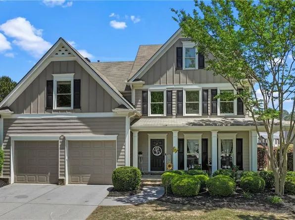 125 Fallen Oak Dr, Dallas, GA 30132