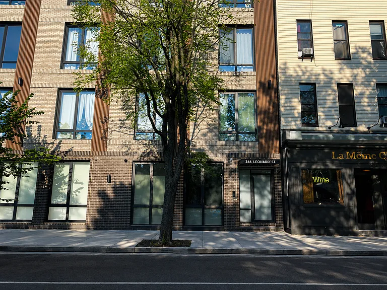 368 Leonard St #2C — Photo 9