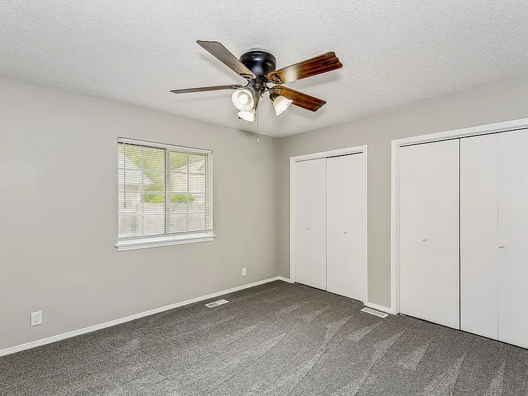408 S Woodchuck Ln — Photo 10
