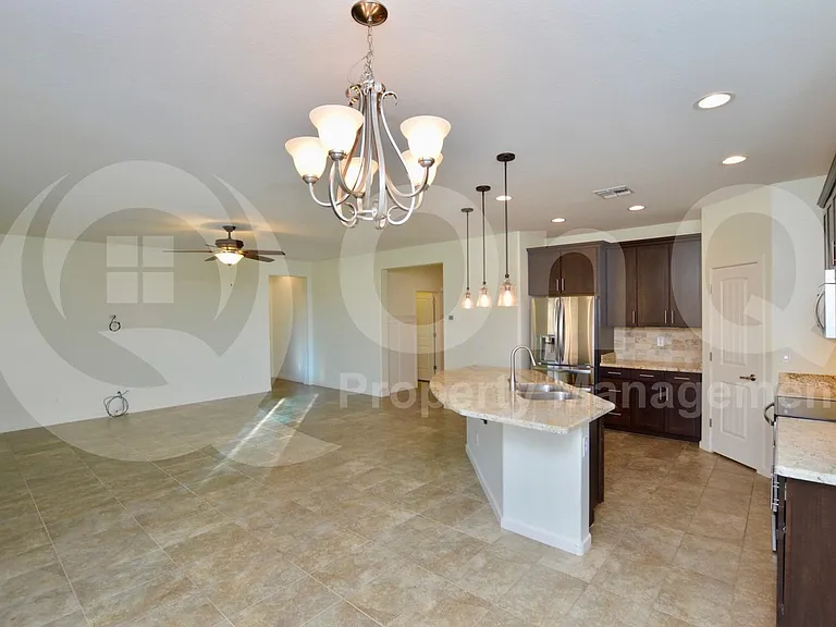 2814 E Quenton St — Photo 5
