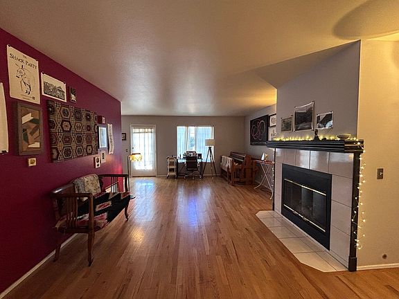 5th image of 837 Nevada St