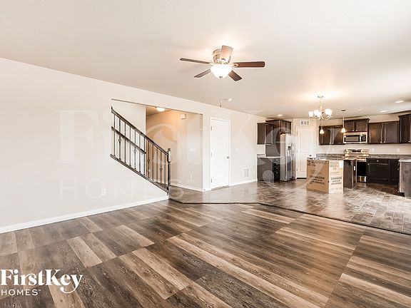 2nd image of 8517 Admiral Way