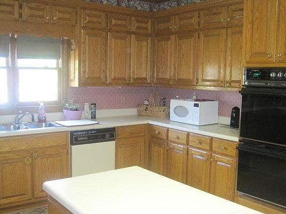 3rd image of 1115 Vineyard Dr SE