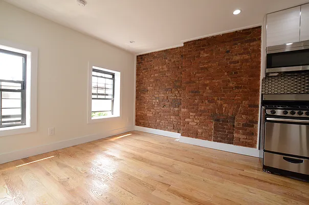 Rented by Miron Realty Group | media 9