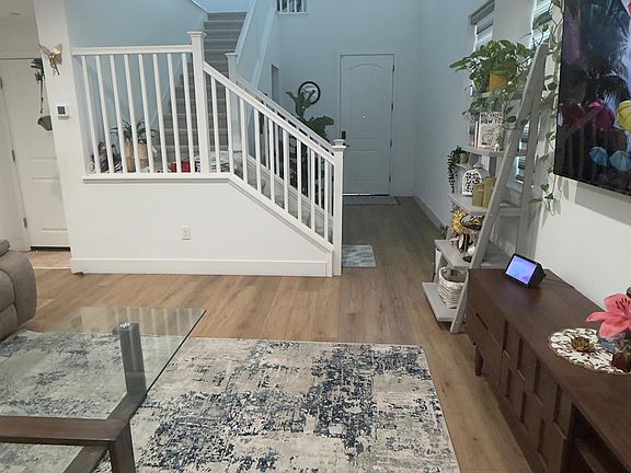 4th image of 86 E Calder Dr