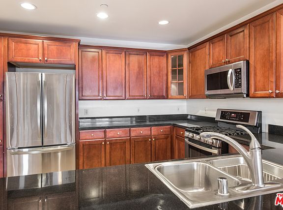 5th image of 1522 Amherst Ave APT 104