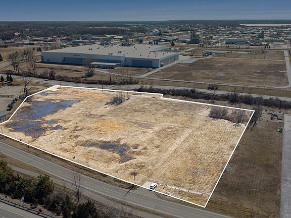 2nd image of 1240 James Savage Rd