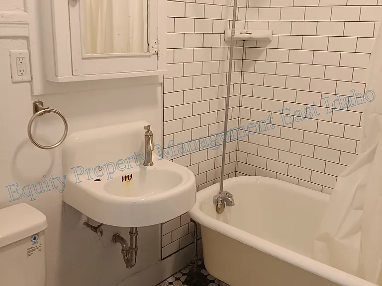 416 W Lewis St #114 — Photo 15