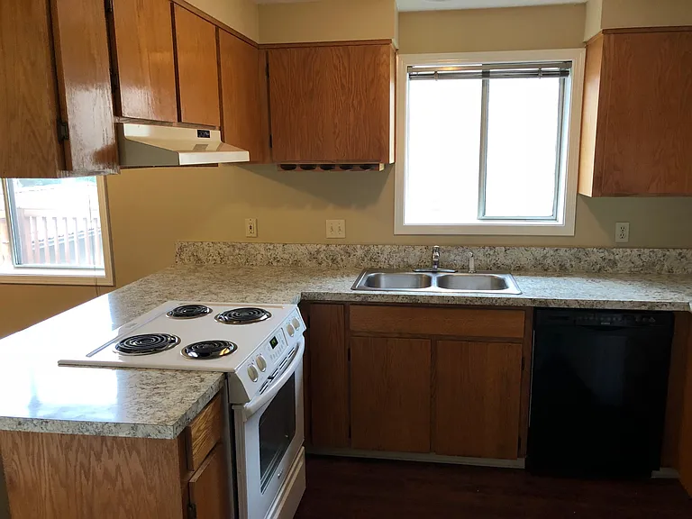 16423 NE Russell St #16423 — Photo 10