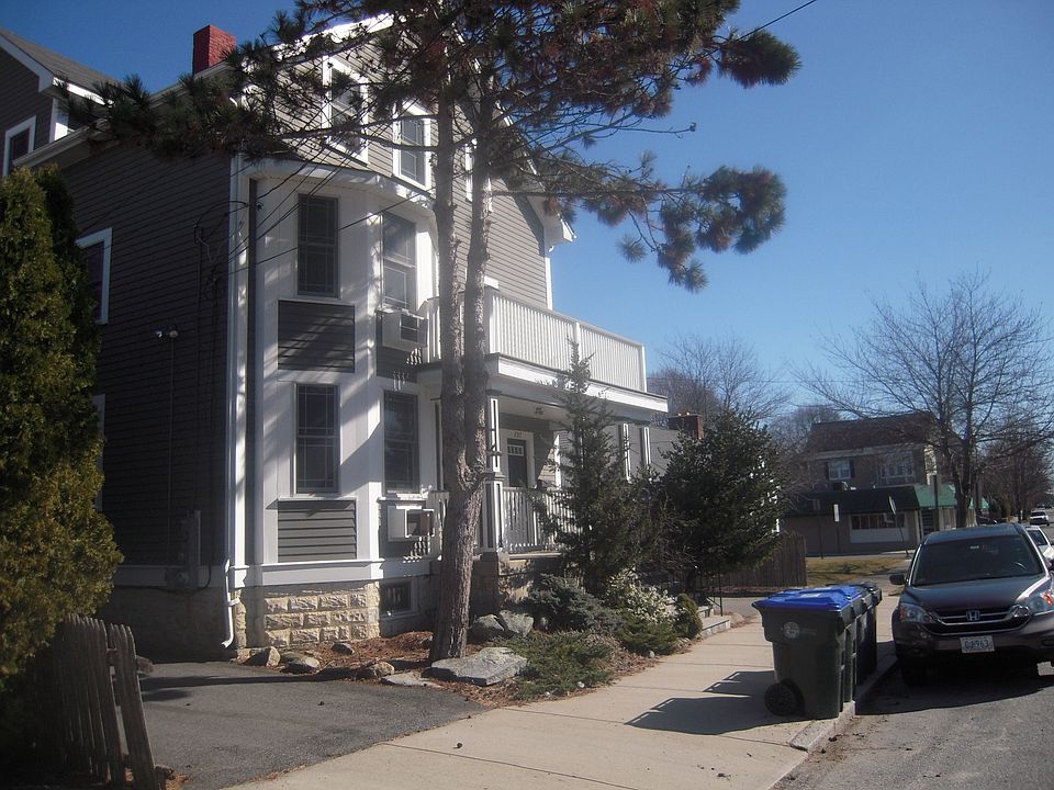 2nd image of 207 Cole Ave #2