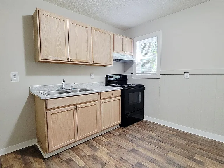 1306 Ragan Ave — Photo 11