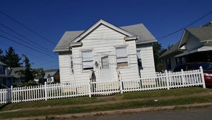 2nd image of 502 E Brown St