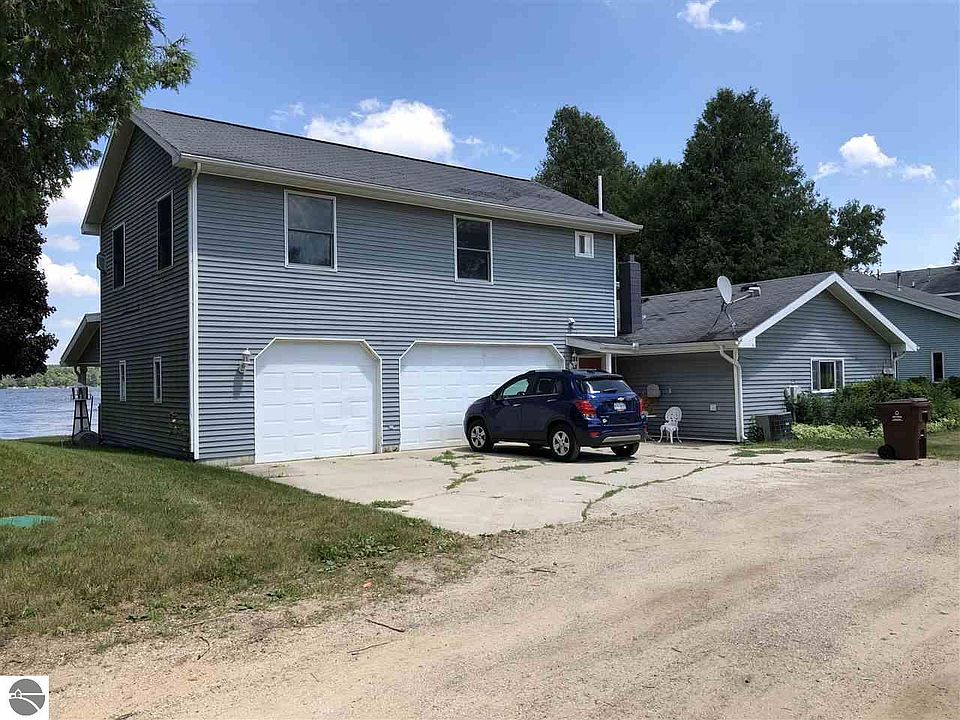 1st image of 5740 Lake Shore Dr