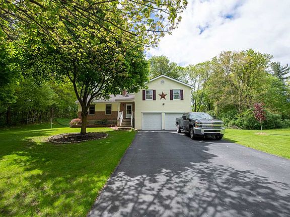 2nd image of 7 Maurice Ln