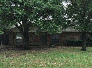 1811 Dundee Dr, Corinth, TX 76210