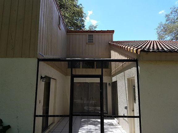2nd image of 1002 W Pebble Beach Cir