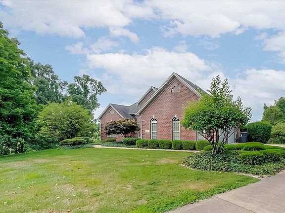 3rd image of 1009 Taylor Ln