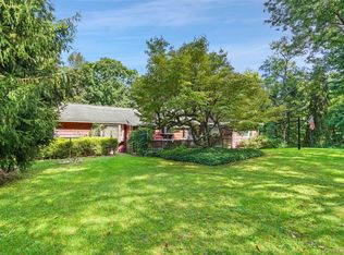 28 S Bedford Rd, Pound Ridge, NY 10576
