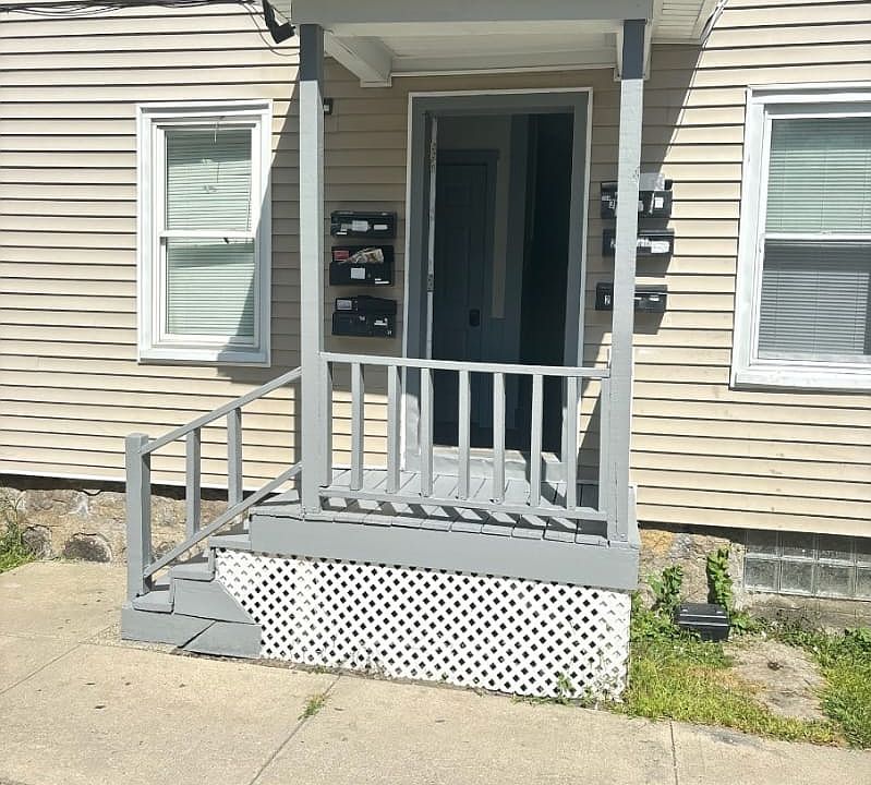 2nd image of 770 Plymouth Ave #1