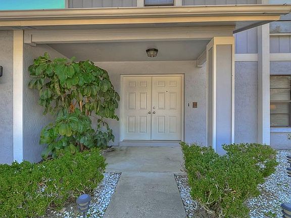 3rd image of 15807 Hound Horn Ln