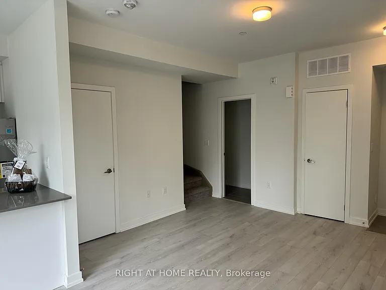3562 Colonial Dr #2 — Photo 12