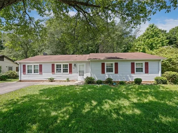 972 Shalimar Dr, Winston Salem, NC 27107