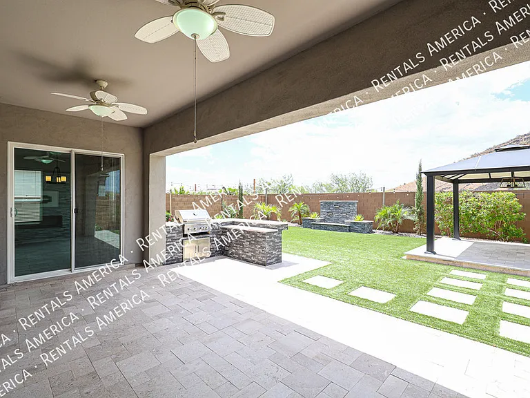 1829 E Saguaro Park Ln — Photo 92