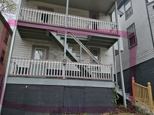 940 W Beverley St, Staunton, VA 24401