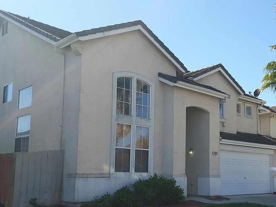 1st image of Woodbury Ln