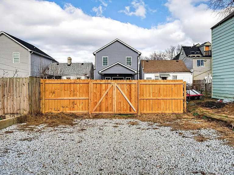 914 Ash St — Photo 43