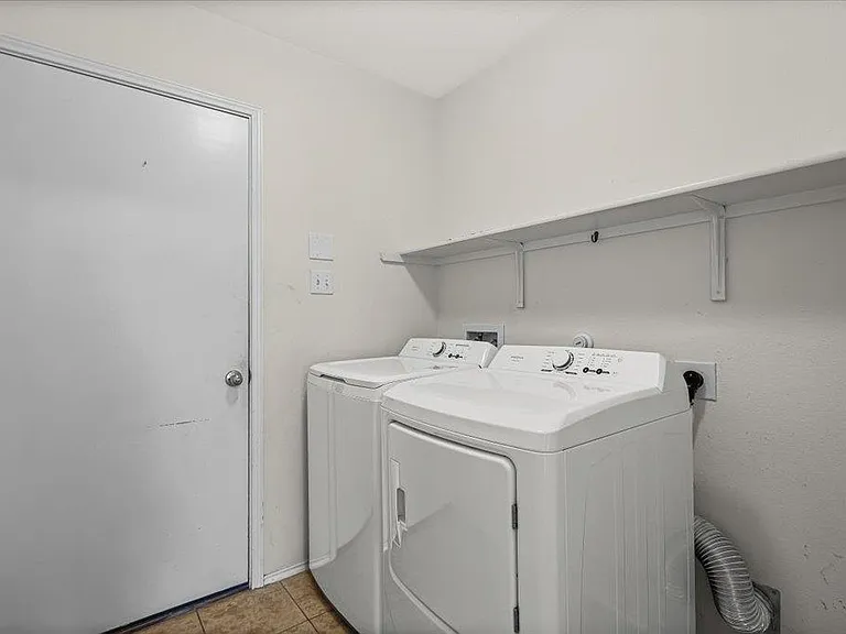 357 Old West Trl — Photo 14