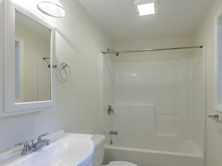 4 Jessica Ln #4A — Photo 12