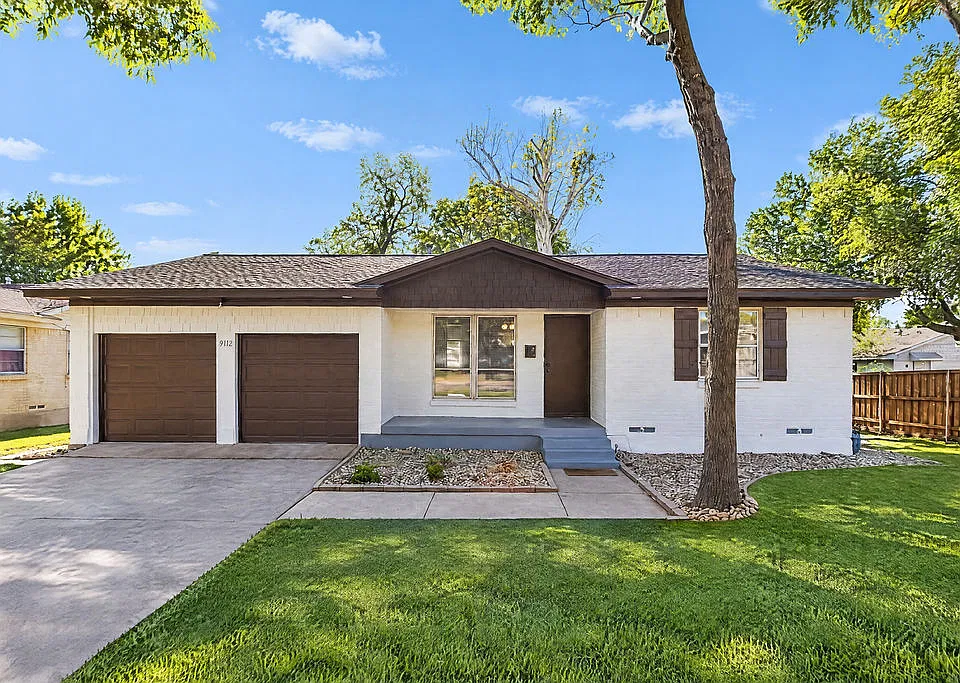9112 Clearwater Dr