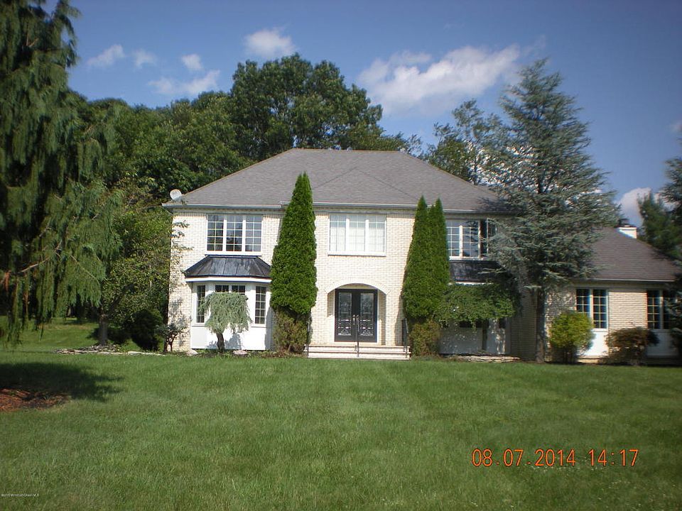 2nd image of 2 Wyndham Ln