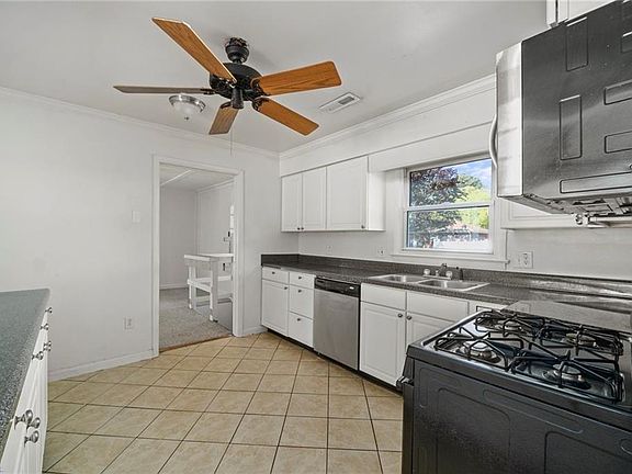4th image of 4008 Cedar Ln