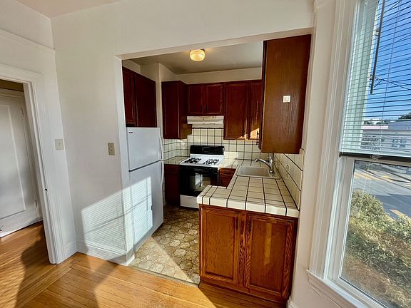 4th image of 4400 Anza St APT 5