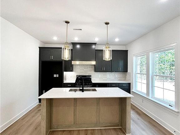 4th image of 2 Latheron Ln