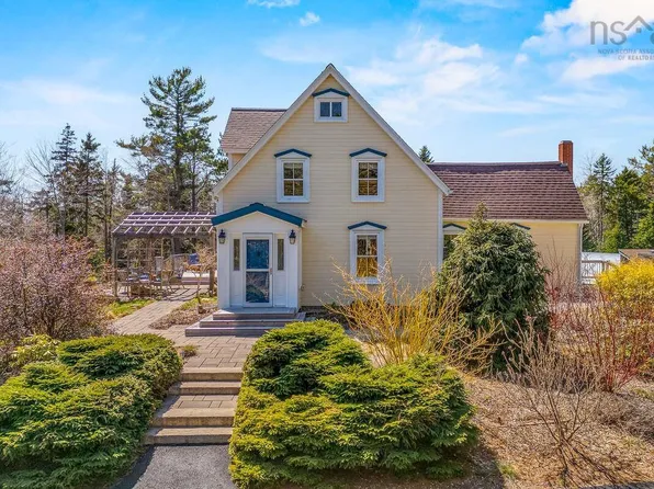 215 Conrads Rd, Halifax, NS B0J 1T0