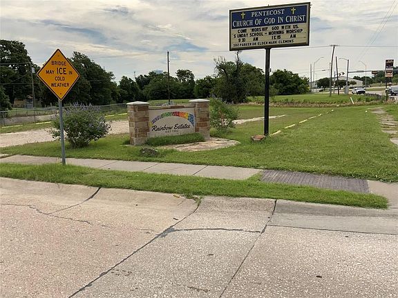 2nd image of 705 Parker Cir