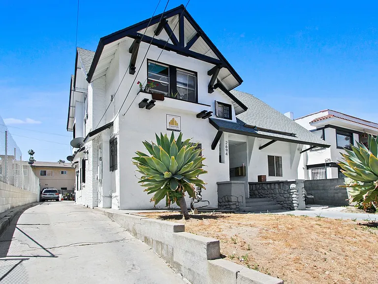 2692 James M Wood Blvd — Photo 11