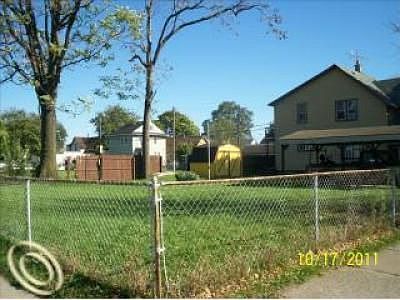 2nd image of 37 Batavia St